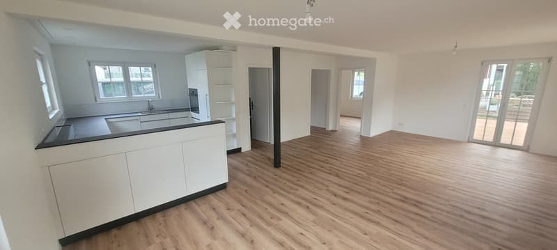 Kernsaniertes Einfamilienhaus, viel Umschwung (2)