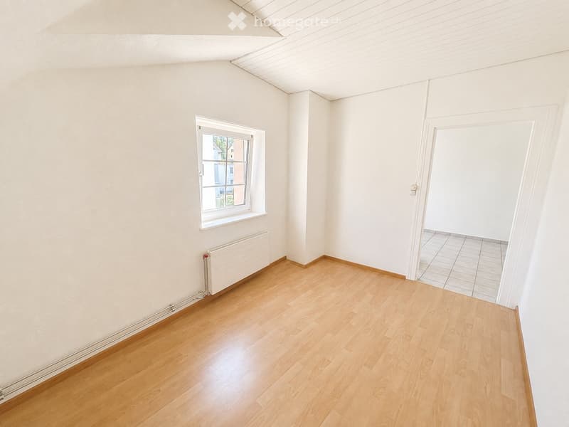 Frisch renovierte 3.0-Zimmer-Wohnung mit Dachterrasse (4)