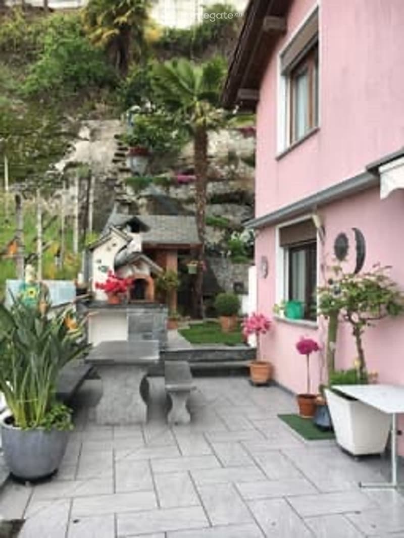 Appartamento 4,5 loc. con ampia terrazza e giardino (2)