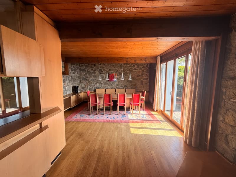 Elegante Villa Unifamiliare a Brè con Piscina e Vista (3)