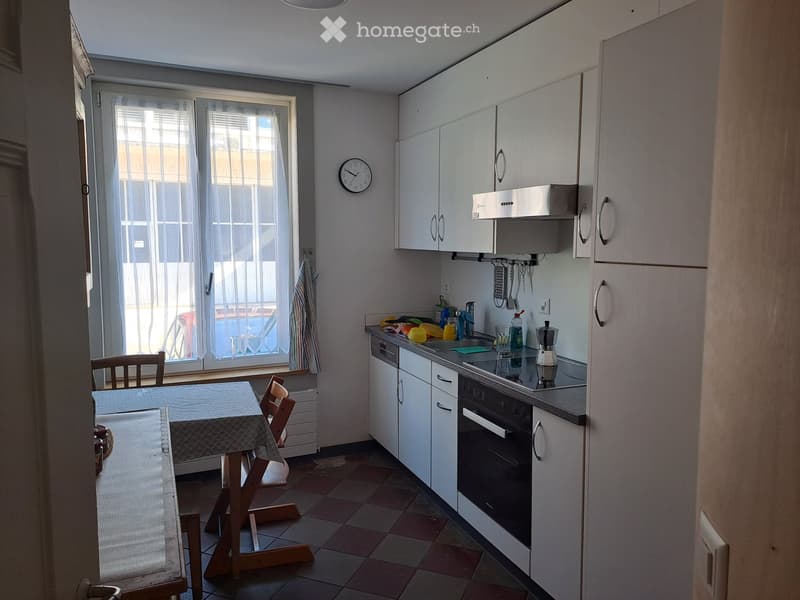 Befristet zu vermieten: möblierte 3 Zimmer Wohnung (2)