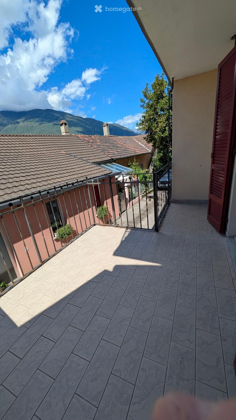 Sonnige Wohnung mit grossem Balkon für Single in Giubiasco (5)