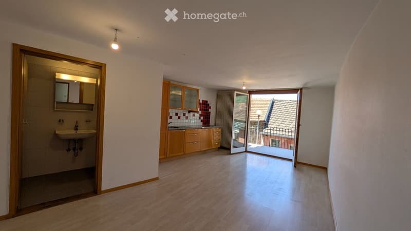 Sonnige Wohnung mit grossem Balkon für Single in Giubiasco (2)