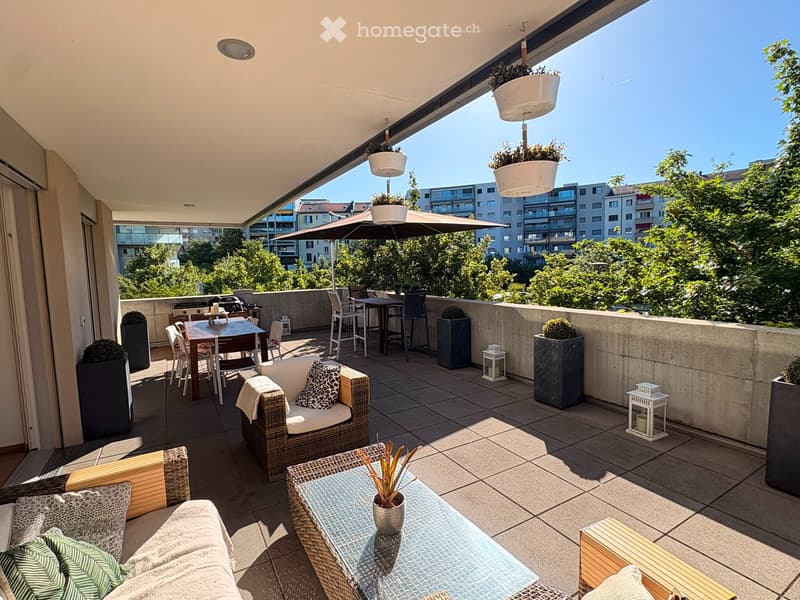 Charming 5-Room Apartment with Balcony & Stunning Views (1)
