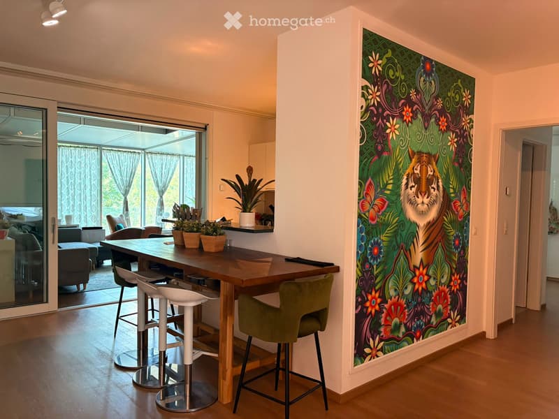 Charming 5-Room Apartment with Balcony & Stunning Views (3)