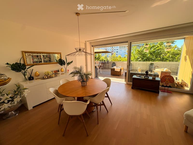 Charming 5-Room Apartment with Balcony & Stunning Views (4)