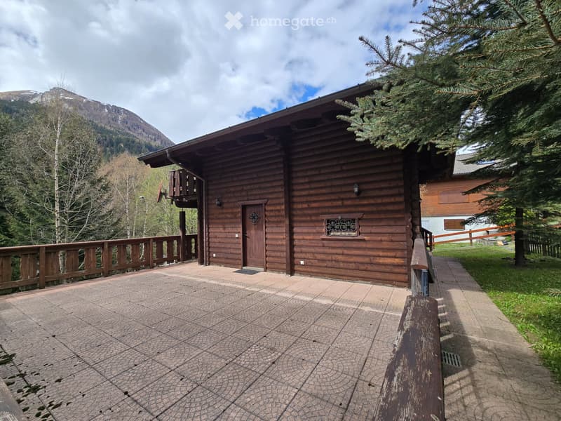 Schönes Doppelchalet mit Grundstück (3)