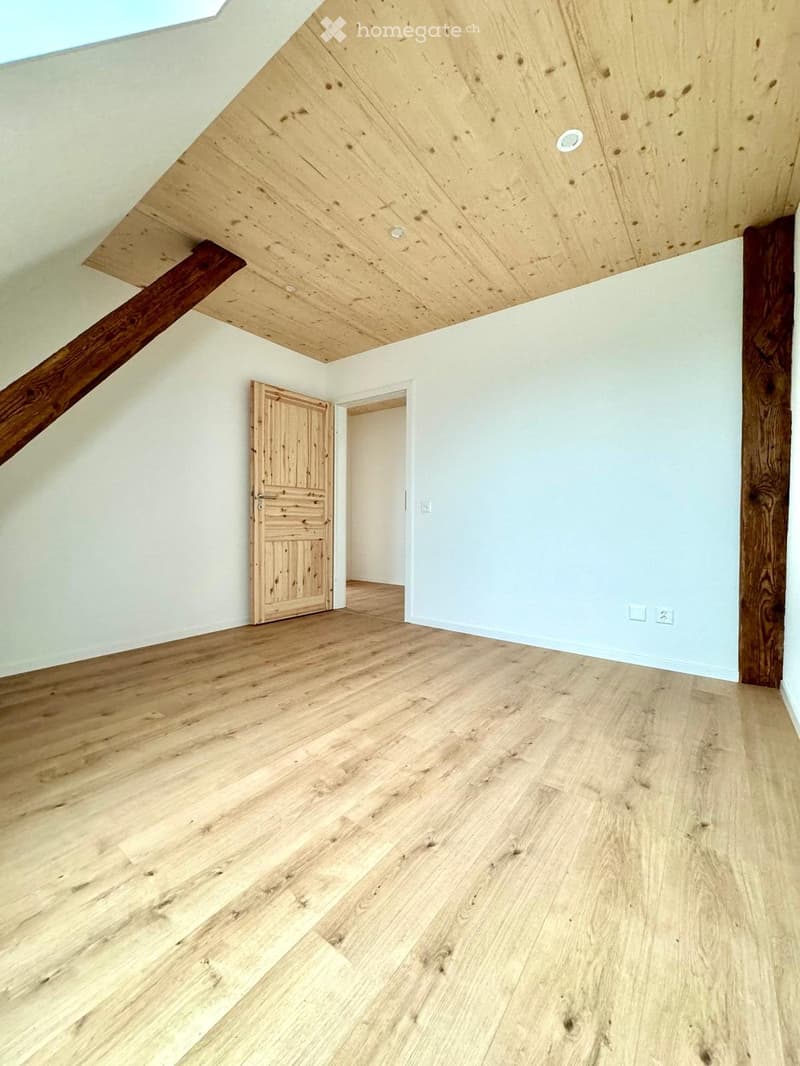 Neue 5.5-Zimmer-Dachwohnung in Rütschelen (4)