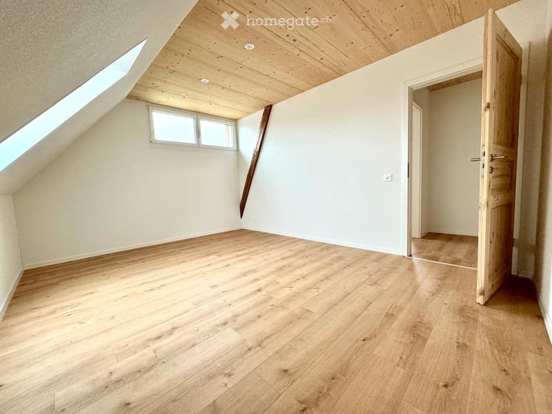 Neue 5.5-Zimmer-Dachwohnung in Rütschelen (5)
