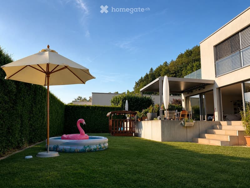 Einziehen und wohlfühlen: 170 m² Gartenwohnung in Stallikon (1)