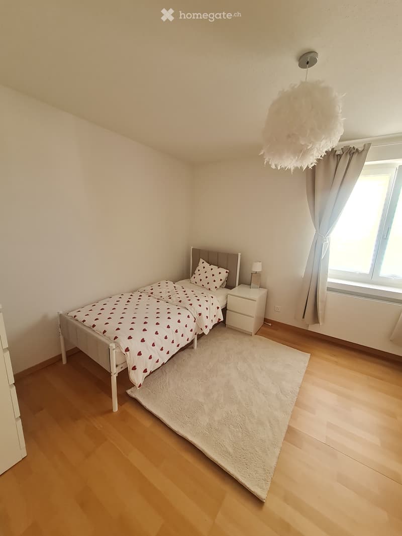 Mitbewohnerin gesucht (1)