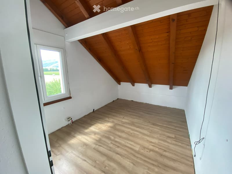 Charmante 4.5-Zimmer-Dachwohnung  in Kappel (3)