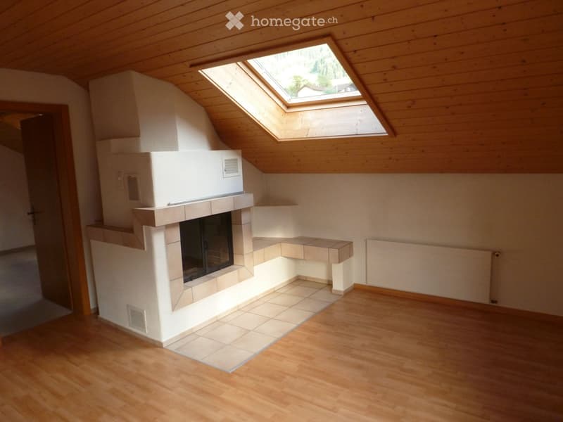 Gemütliche und günstige 3.5 Zimmer Dachwohnung in Bürglen UR (2)