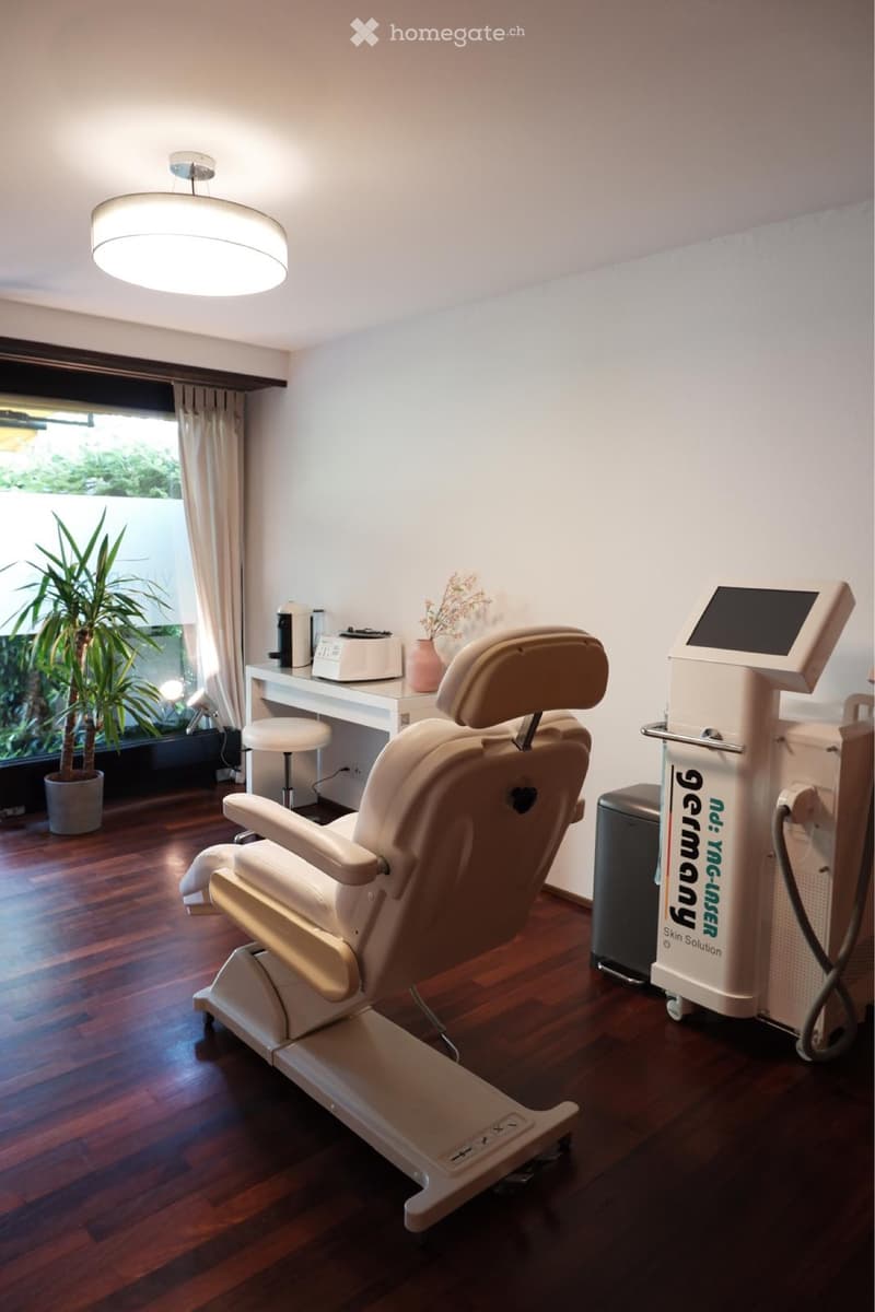 2-Zimmer Whg in Witikon, ideal als Praxis oder Wohnraum (3)