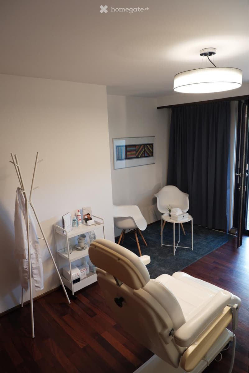 2-Zimmer Whg in Witikon, ideal als Praxis oder Wohnraum (2)