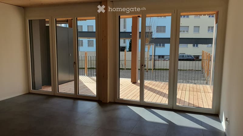 2.5 Zimmer Wohnung - Veranda, Terrasse, Gartenplatz (2)
