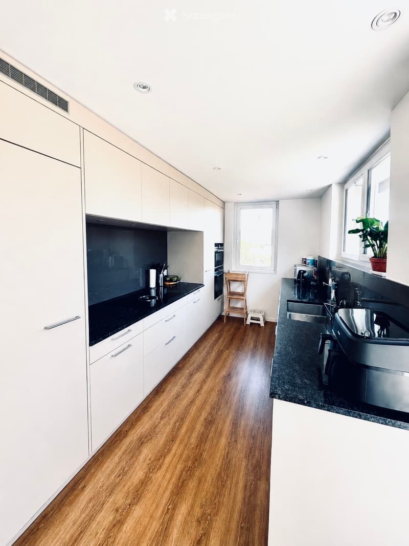 Exklusive 3,5 Zimmer Wohnung (2)