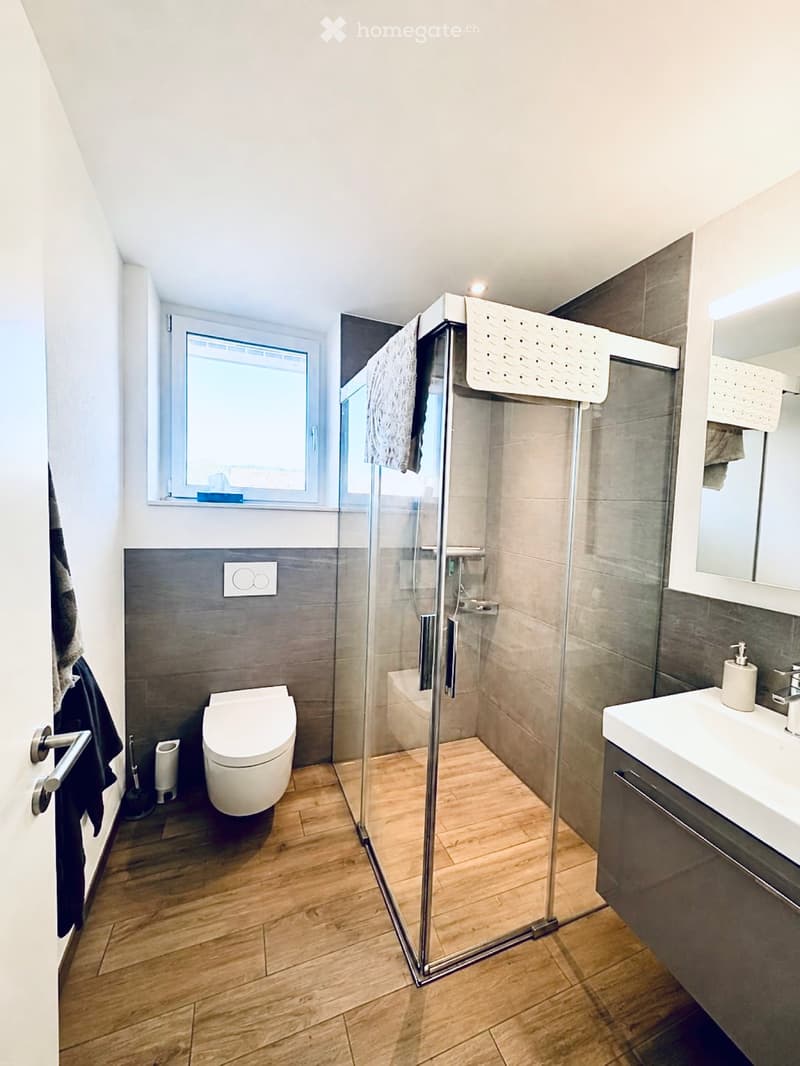 Exklusive 3,5 Zimmer Wohnung (4)