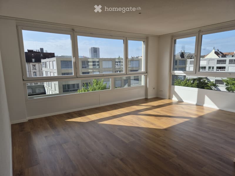 Nachmieter/in: Helle 3.5-Zimmer-Wohnung mit Loggia (2)