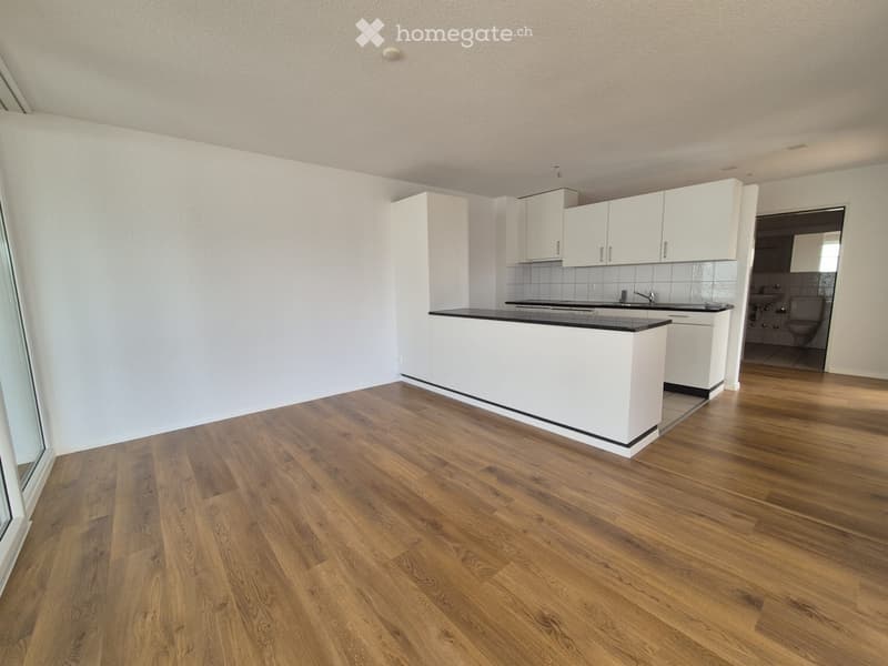 Nachmieter/in: Helle 3.5-Zimmer-Wohnung mit Loggia (3)