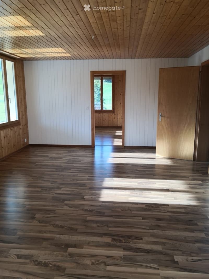 4.5 Zi wohnen im Grünen mit Balkon und Loggia (5)