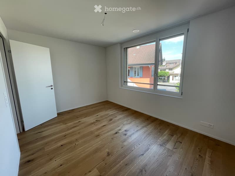 Schöne helle 4 1/2 Zimmer Wohnung (3)
