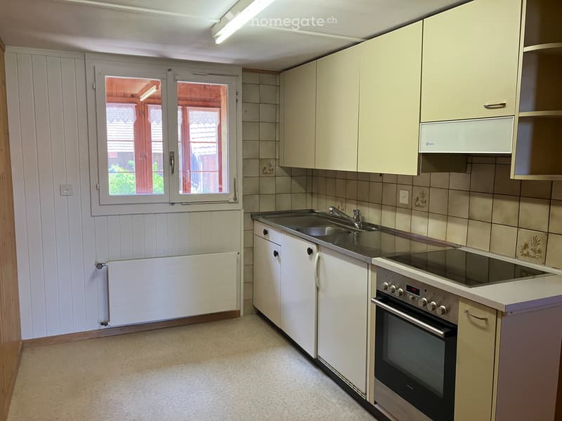 Teilrenovierte 3-Zimmer-Wohnung im Stöckli (2)