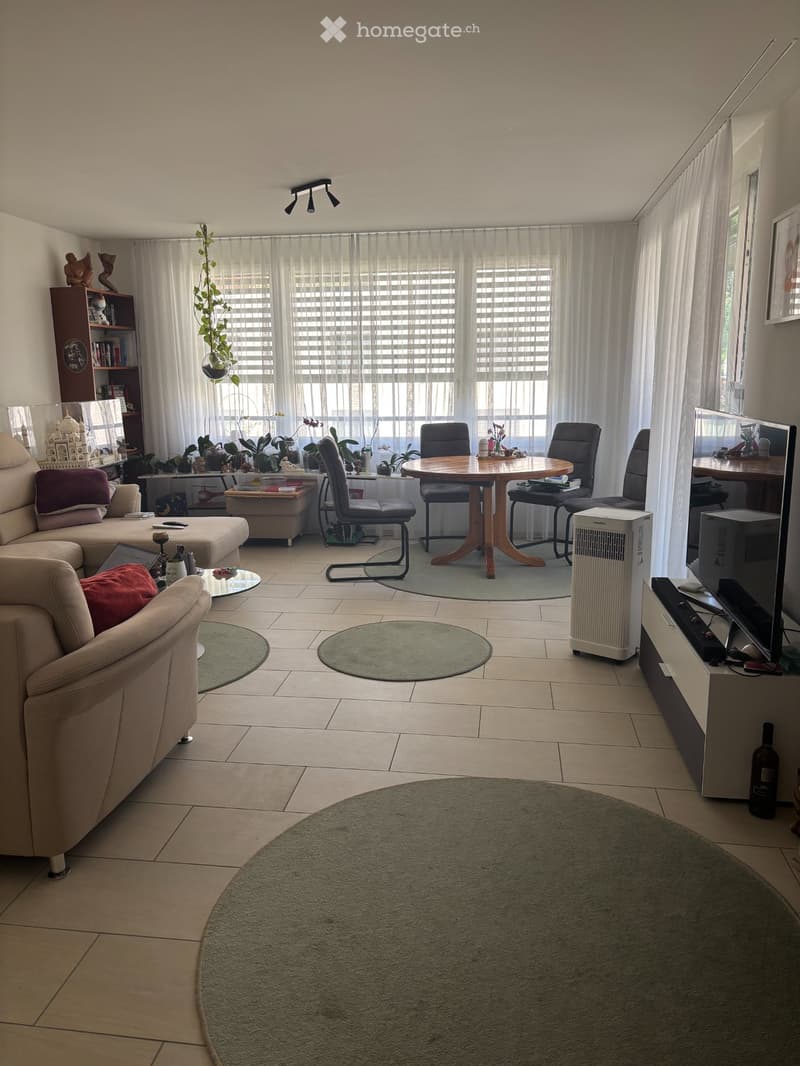 helle freundliche 2.5 Wohnung zu vermieten ab 01.10.2026 (1)