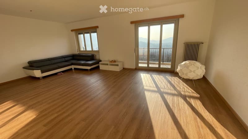 Affittasi ampia stanza ammobiliata con balcone  Besazio (4)
