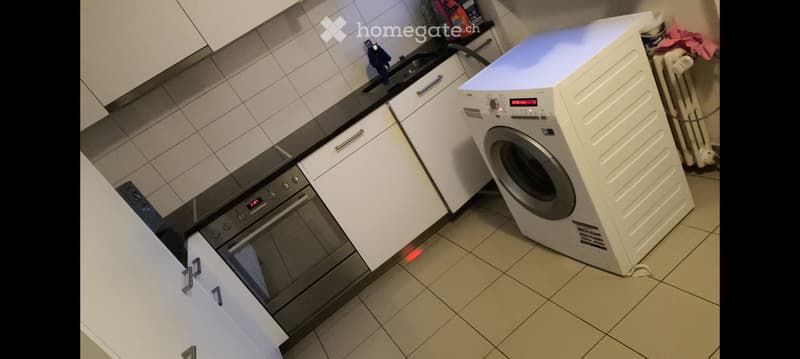 WG Zimmer in 4 Raum Wohnung zu vermieten (2)
