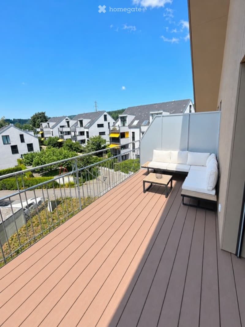 Moderne 4.5-Zimmer-Dachwohnung mit Weitblick (9)