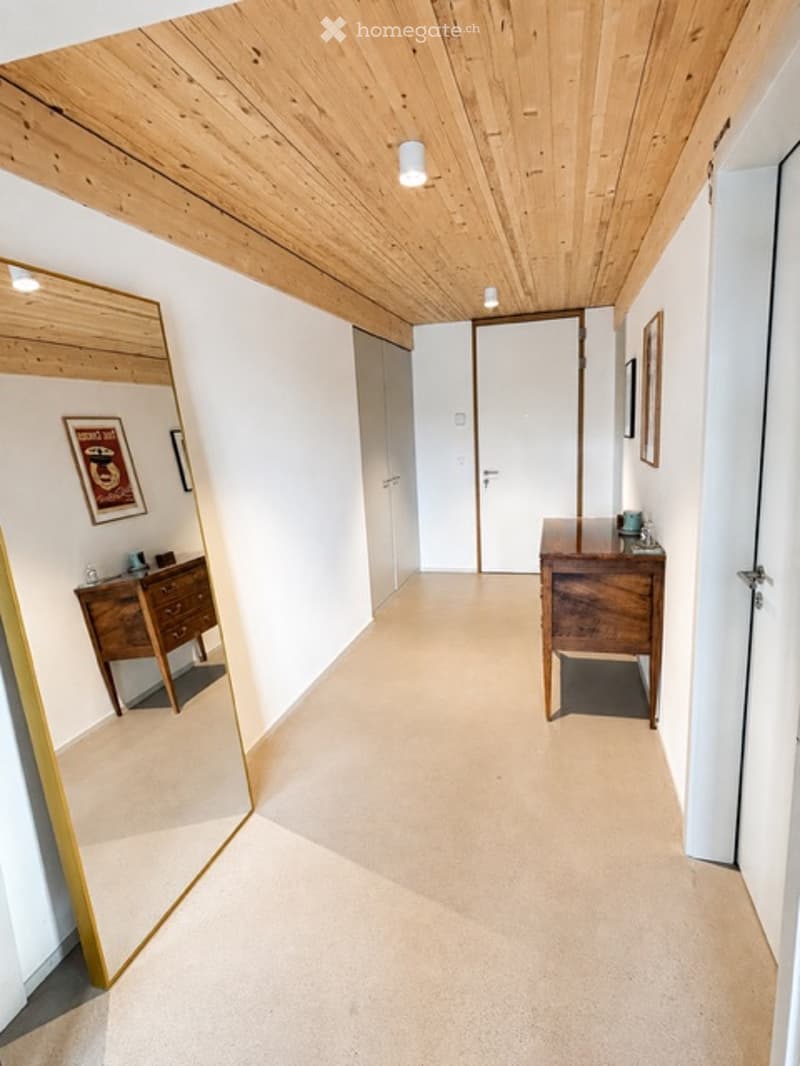 Moderne 4.5-Zimmer-Dachwohnung mit Weitblick (5)