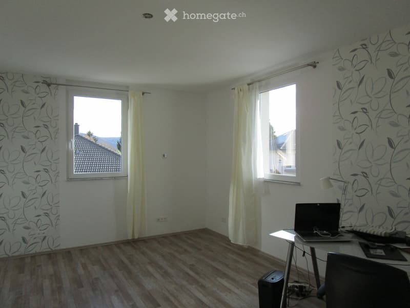 Grosse Neubauwohnung 110m2 mit Balkon (5)