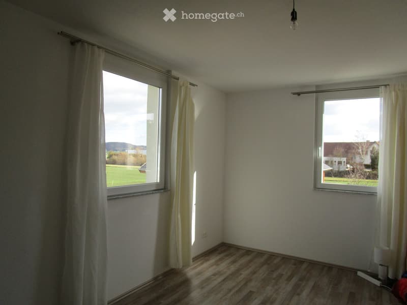 Grosse Neubauwohnung 110m2 mit Balkon (3)