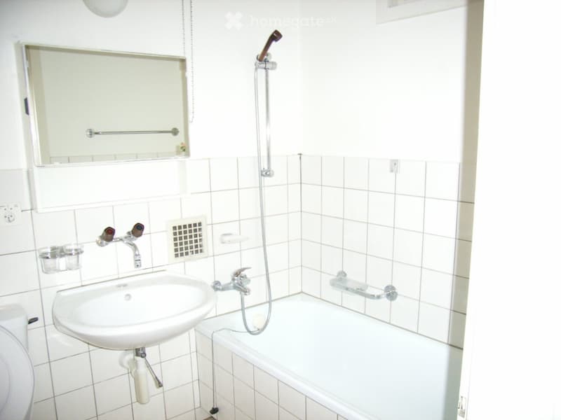 günstige 2.5 Zimmer Wohnung (4)