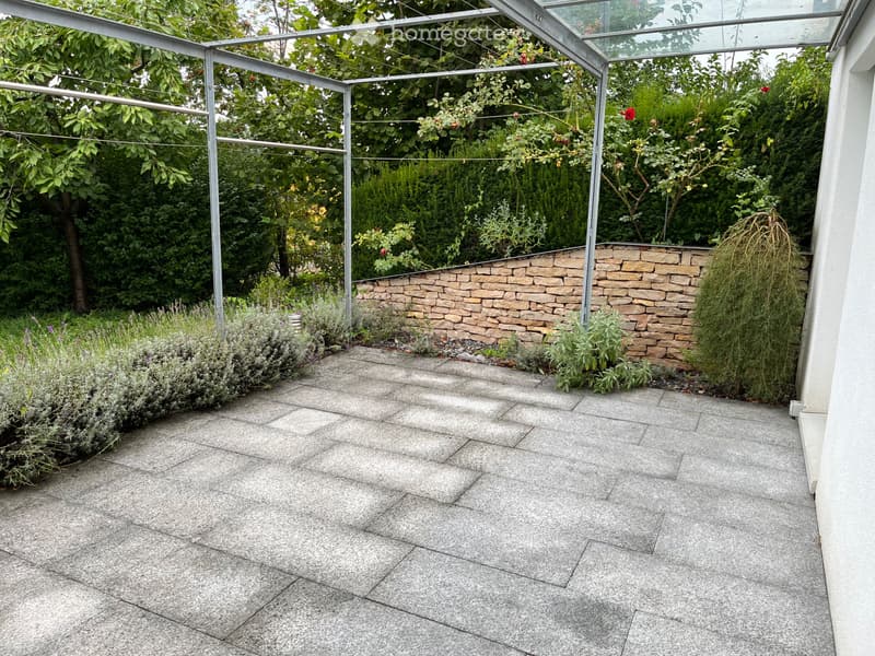 Charmantes Gartenstudio in traumhafter ruhiger Lage (2)