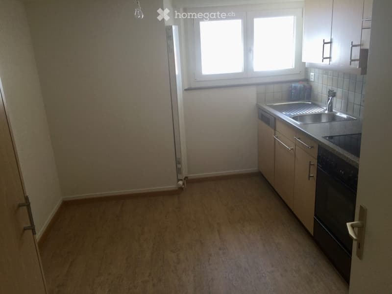 3 1/2 Zimmer Wohnung an guter Lage zu vermieten (2)