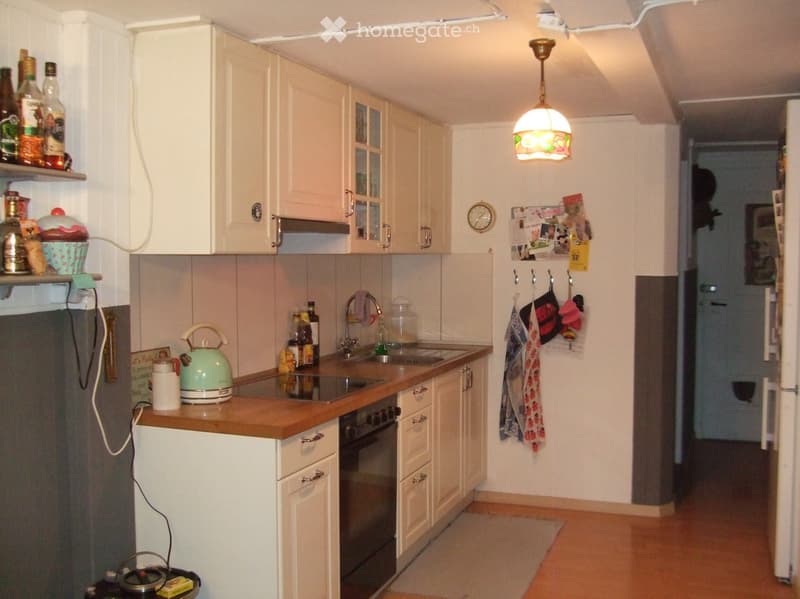 3- Zimmer Altbau Wohnung in Heimberg / Heizung 2 Holz öfeli (3)