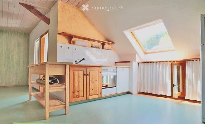 Einmalig schöne und helle Dachwohnung im Bauernhaus (3)