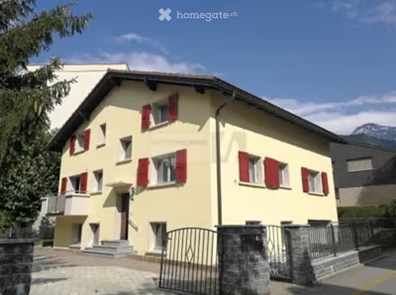 Gemütliche 3.5 Zimmer Wohnung plus 2 Reduits in top Lage (1)