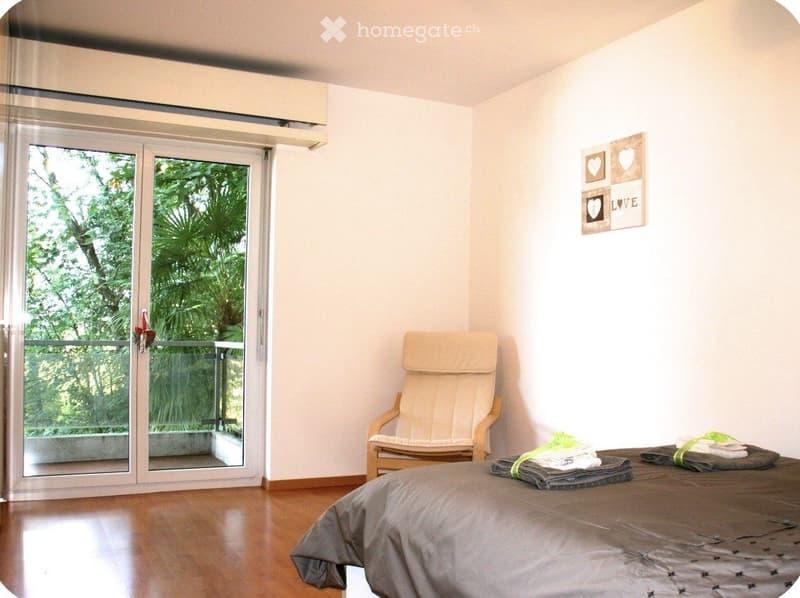 2.5 LOCALI ARREDATO CON VISTA LAGO (4)