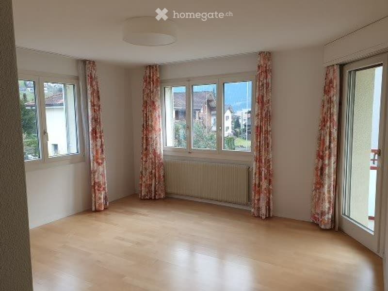 helle 3.5 Zimmerwohnung in 3-Familienhaus (3)