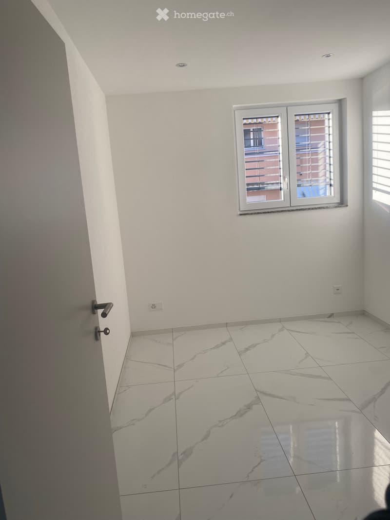 Affittasi 2.5 locali al 2 piano a Pregassona (2)