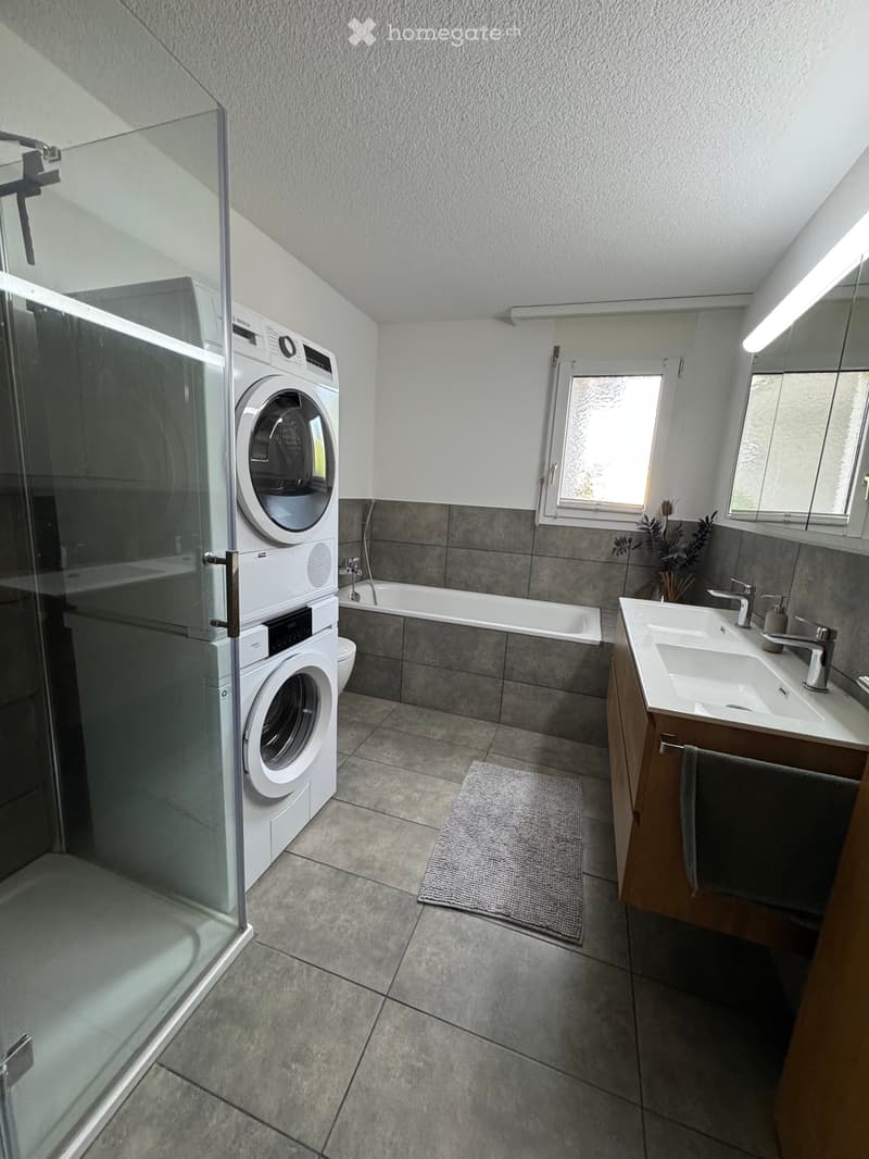 Moderne 4.5-Zimmer-Whg. mit Balkonen, Klimaanlage, Garagen (4)