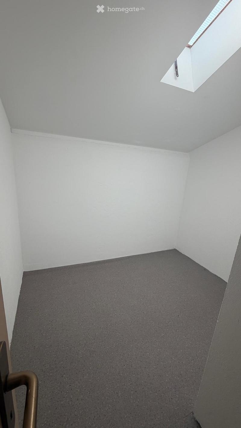 Helle 3.5-Zimmer-Wohnung im 2. Obergeschoss (8)
