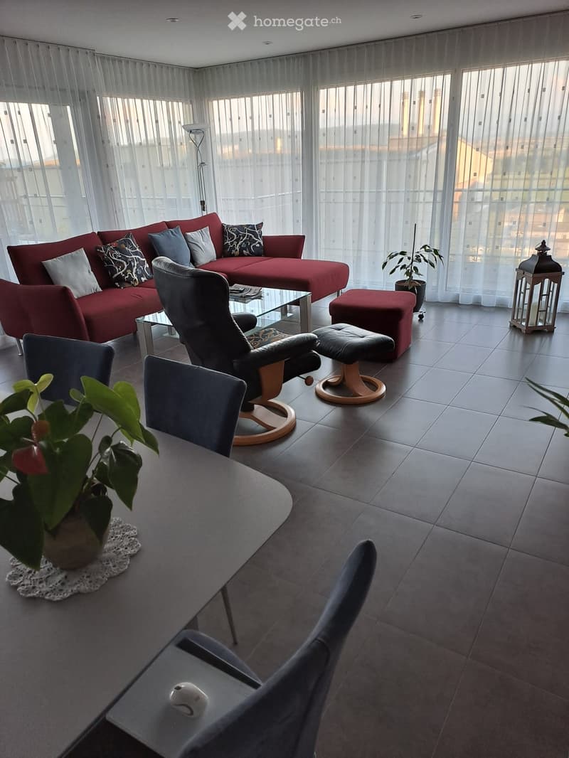 Zu vermieten 5.5 Zimmerwohnung (2)