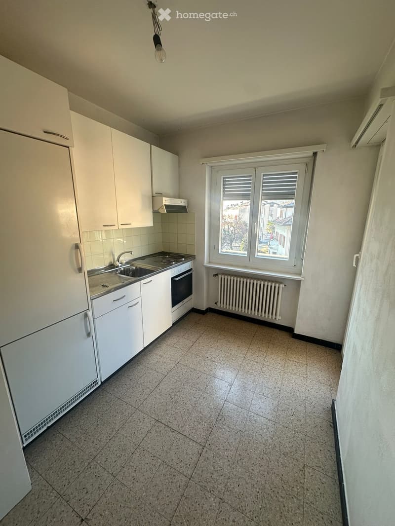 3.5 locali / 3 piano - via Golf 47 a Caslano (1)