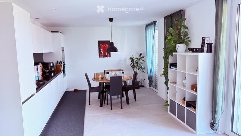 Moderne 2.5 Zi-Wohnung direkt am Bahnhof Bubikon (1)