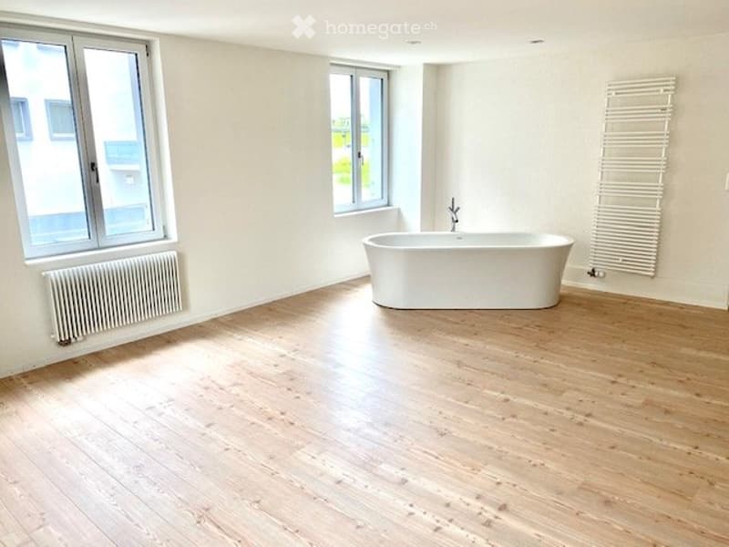 Vermiete grosse 4,5 Zimmer Wohnung mit Gartensitzplatz (1)