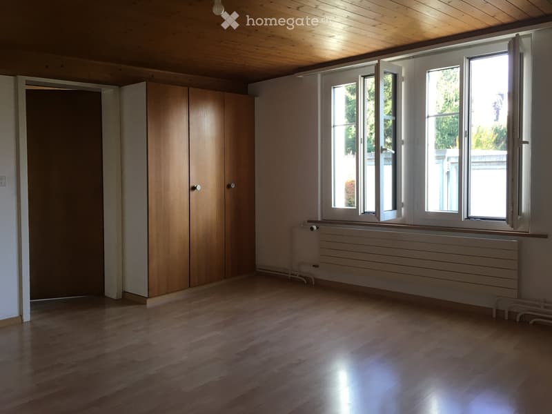 5,5 - Zimmer-Wohnung mit grossem Garten an ruhiger Lage (3)